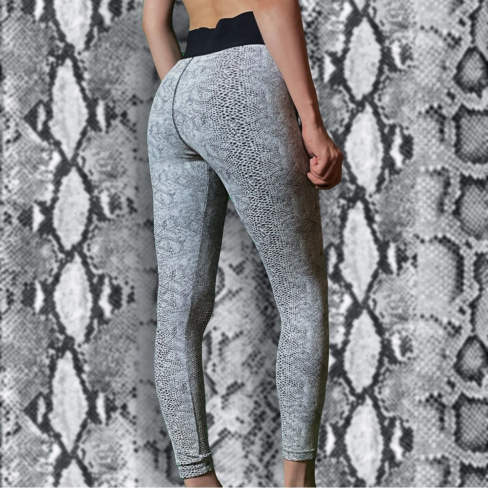 Bluelifefit White Python Yoga Set With 2 Sport Br… - image 5